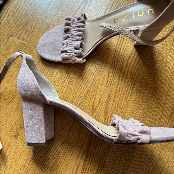 Unisa Pink Heels with Elegant Design - Picture 1 of 4